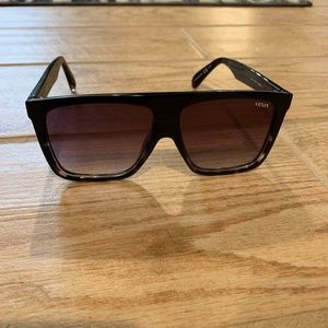 Veux Saint Denis Sunglasses Black/Tort Ombre